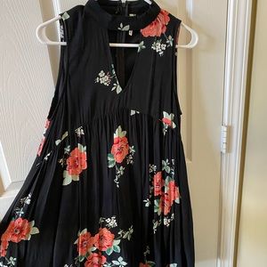Medium floral sleeveless v neck dress